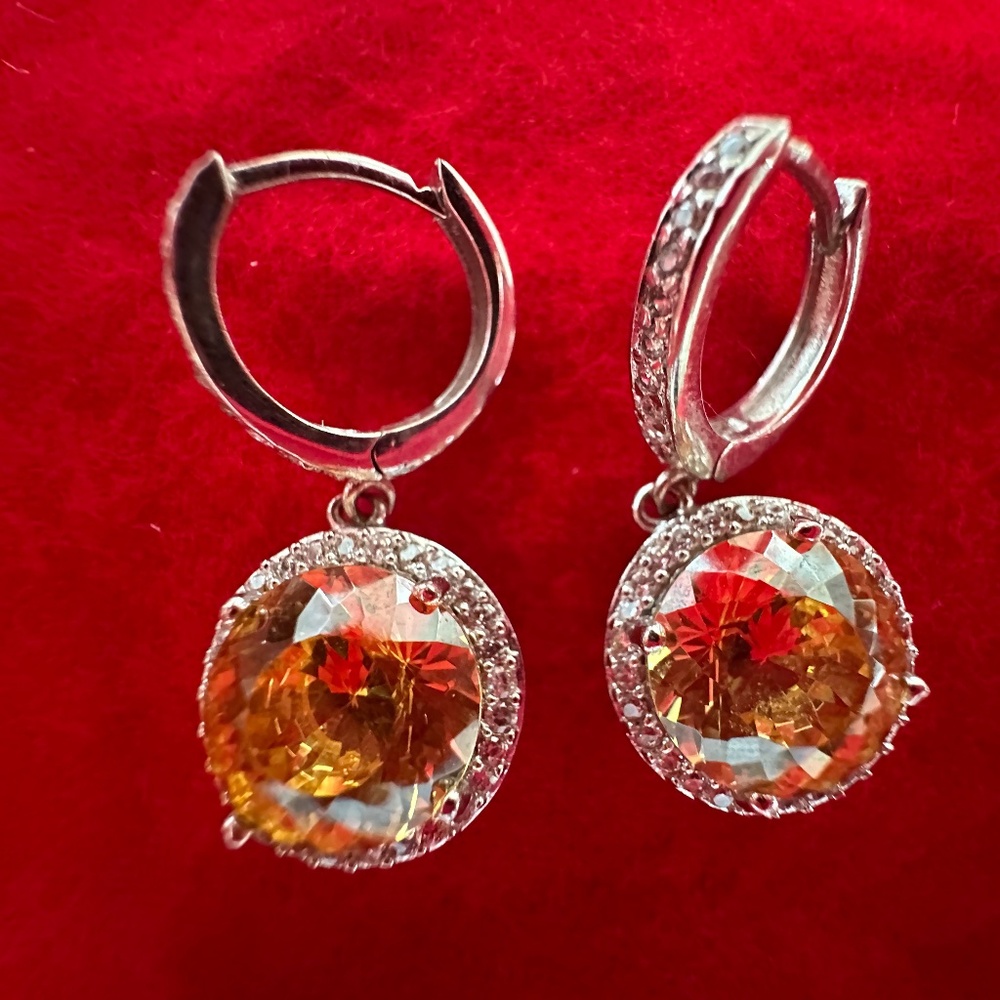 NWOT Gorgeous Canary Crystal Earrings